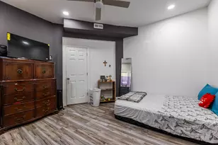 5737 S Laflin St, Chicago, IL 60636 - Photo 6