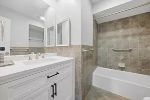 300 Claymoor Rd, Hinsdale, IL 60521 - Photo 26