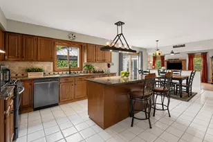 1902 Pine Meadow Ct, Gurnee, IL 60031 - Photo 12