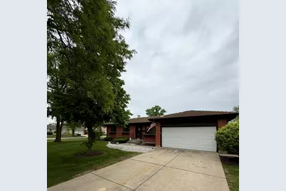 832 Leahy Circle, Des Plaines, IL 60016 - Photo 1