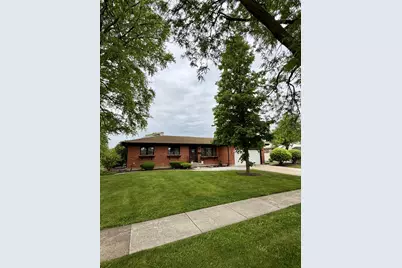 832 Leahy Circle, Des Plaines, IL 60016 - Photo 2