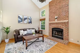 104 Thistle Ct, Schaumburg, IL 60194 - Photo 4