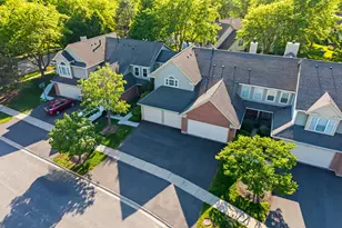 104 Thistle Ct, Schaumburg, IL 60194 - Photo 2