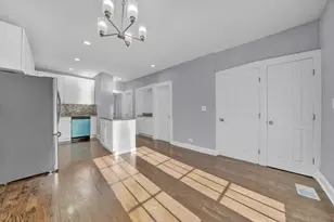 8611 S Kingston Ave, Chicago, IL 60617 - Photo 8