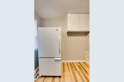 1015 N Broadway Street #D, Joliet, IL 60435 - Photo 6