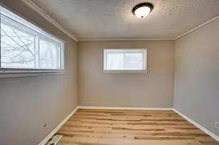 1015 N Broadway St, Joliet, IL 60435 - Photo 12