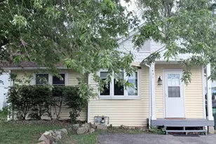 1431 Woodbine Dr, Round Lake Beach, IL 60073 - Photo 1
