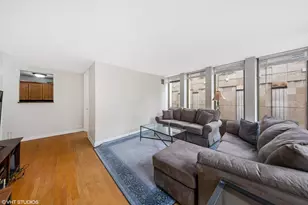100 E Walton St, Chicago, IL 60611 - Photo 8