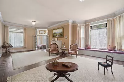214 S State Street, Elgin, IL 60123 - Photo 6