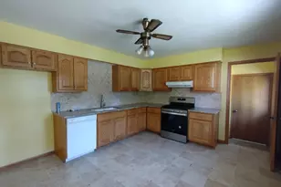 312 E 11th St, Pecatonica, IL 61063 - Photo 10