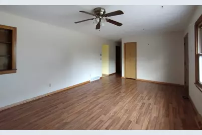 312 E 11th Street, Pecatonica, IL 61063 - Photo 8