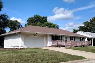 312 E 11th St, Pecatonica, IL 61063 - Photo 2