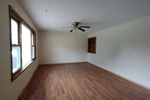 312 E 11th St, Pecatonica, IL 61063 - Photo 6