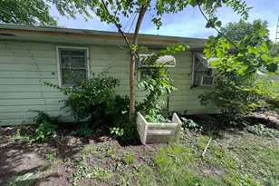 506 E Stevenson St, Yorkville, IL 62568 - Photo 6