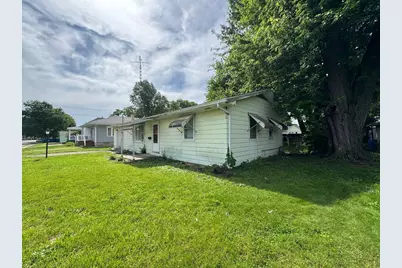 506 E Stevenson Street, Yorkville, IL 62568 - Photo 2