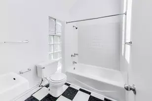 812 W 19th St, Chicago, IL 60608 - Photo 12