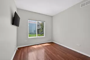 1051 Delta Dr, Elgin, IL 60123 - Photo 18