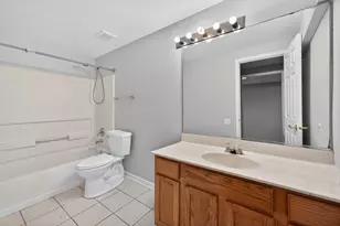 1051 Delta Dr, Elgin, IL 60123 - Photo 34