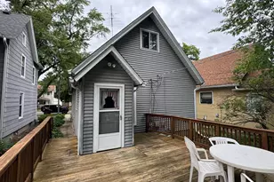 1019 Prospect St, Elgin, IL 60120 - Photo 2