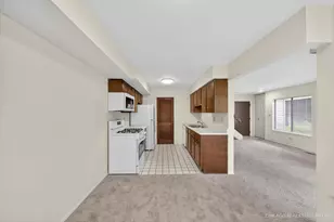 1326 Kingsbury Dr, Hanover Park, IL 60133 - Photo 8