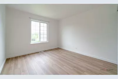 178 W Hampton Drive, Round Lake, IL 60073 - Photo 22
