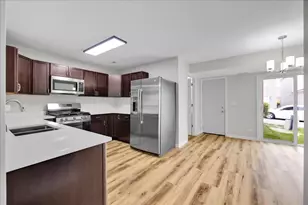 943 Four Seasons Blvd, Aurora, IL 60504 - Photo 12