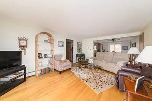 6811 N Olmsted Ave, Chicago, IL 60631 - Photo 4