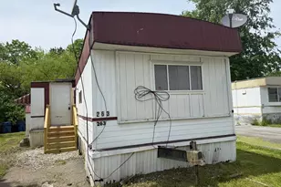 1712 S Dixie Hwy, Crete, IL 60417 - Photo 1