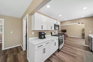319 W Central Ave, Lombard, IL 60148 - Photo 6