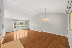 8610 Orchard Dr, Hickory Hills, IL 60457 - Photo 6