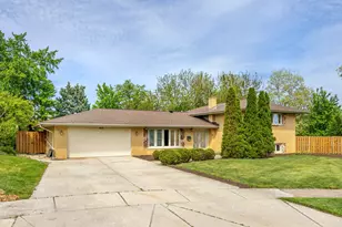 8610 Orchard Dr, Hickory Hills, IL 60457 - Photo 1