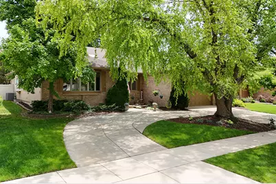 437 N Kevin Drive, Addison, IL 60101 - Photo 1