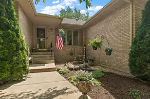 437 N Kevin Dr, Addison, IL 60101 - Photo 4