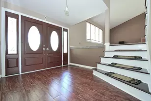 1413 N Burning Bush Ln, Mount Prospect, IL 60056 - Photo 2