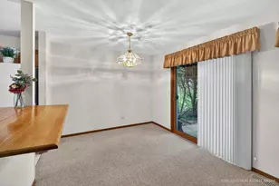 829 Chasefield Ln, Crystal Lake, IL 60014 - Photo 10
