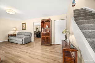 30W056 Buckthorn Ct, Warrenville, IL 60555 - Photo 4