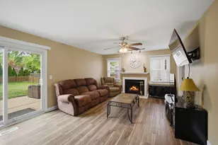 55 Washington Ave, Streamwood, IL 60107 - Photo 12