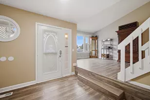 55 Washington Ave, Streamwood, IL 60107 - Photo 2