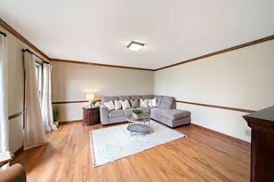 2405 Cimarron Ct, Naperville, IL 60565 - Photo 2