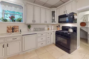 315 E Union Ave, Wheaton, IL 60187 - Photo 44