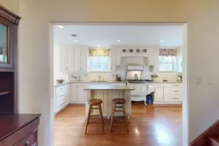 315 E Union Ave, Wheaton, IL 60187 - Photo 2