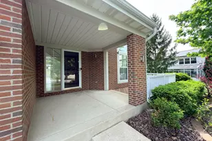1285 Mallard Ln, Hoffman Estates, IL 60192 - Photo 4