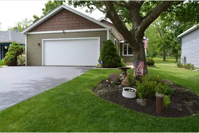 3813 Illinois Street, Crystal Lake, IL 60014 - Photo 2