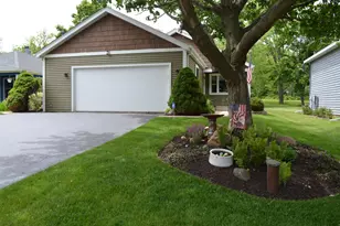 3813 Illinois St, Crystal Lake, IL 60014 - Photo 2