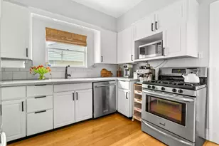 1325 E Walnut Ave, Des Plaines, IL 60016 - Photo 10