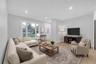 15 Johnathan Rd, Lake Zurich, IL 60047 - Photo 4