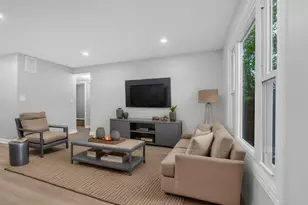 15 Johnathan Rd, Lake Zurich, IL 60047 - Photo 2