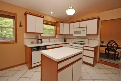 464 Farm Bridge Road, Lake Zurich, IL 60047 - Photo 10