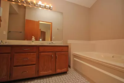 464 Farm Bridge Road, Lake Zurich, IL 60047 - Photo 26