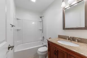 428 Ingleside Ave, Aurora, IL 60506 - Photo 8
